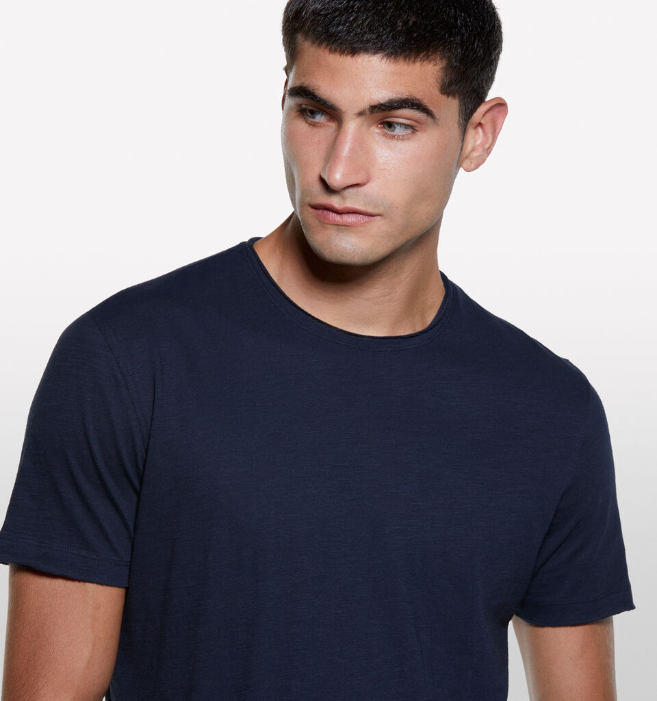 Dark blue slim fit short sleeve t-shirt - men's short sleeve t-shirts - Dark Blue | Sisley image number 4